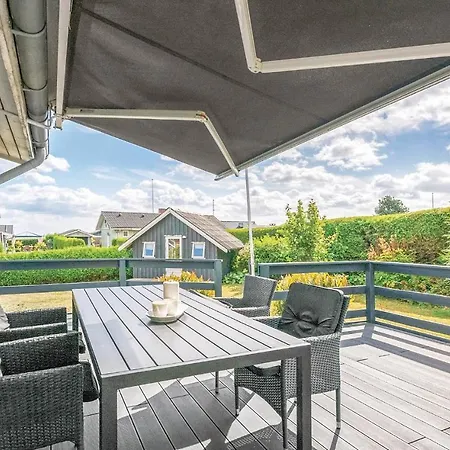 Two Bedroom Holiday In Holiday home *